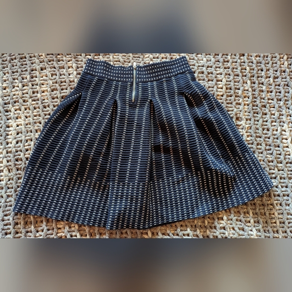 Maje - Josette Jacquard Flare pleated skirt, in Navy Blue (size 1) - Picture 3 of 5